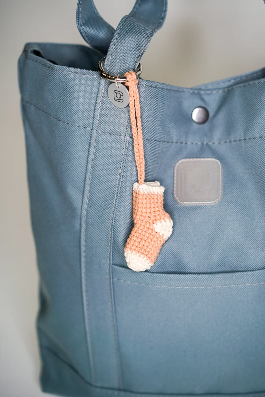 Вязаный брелок